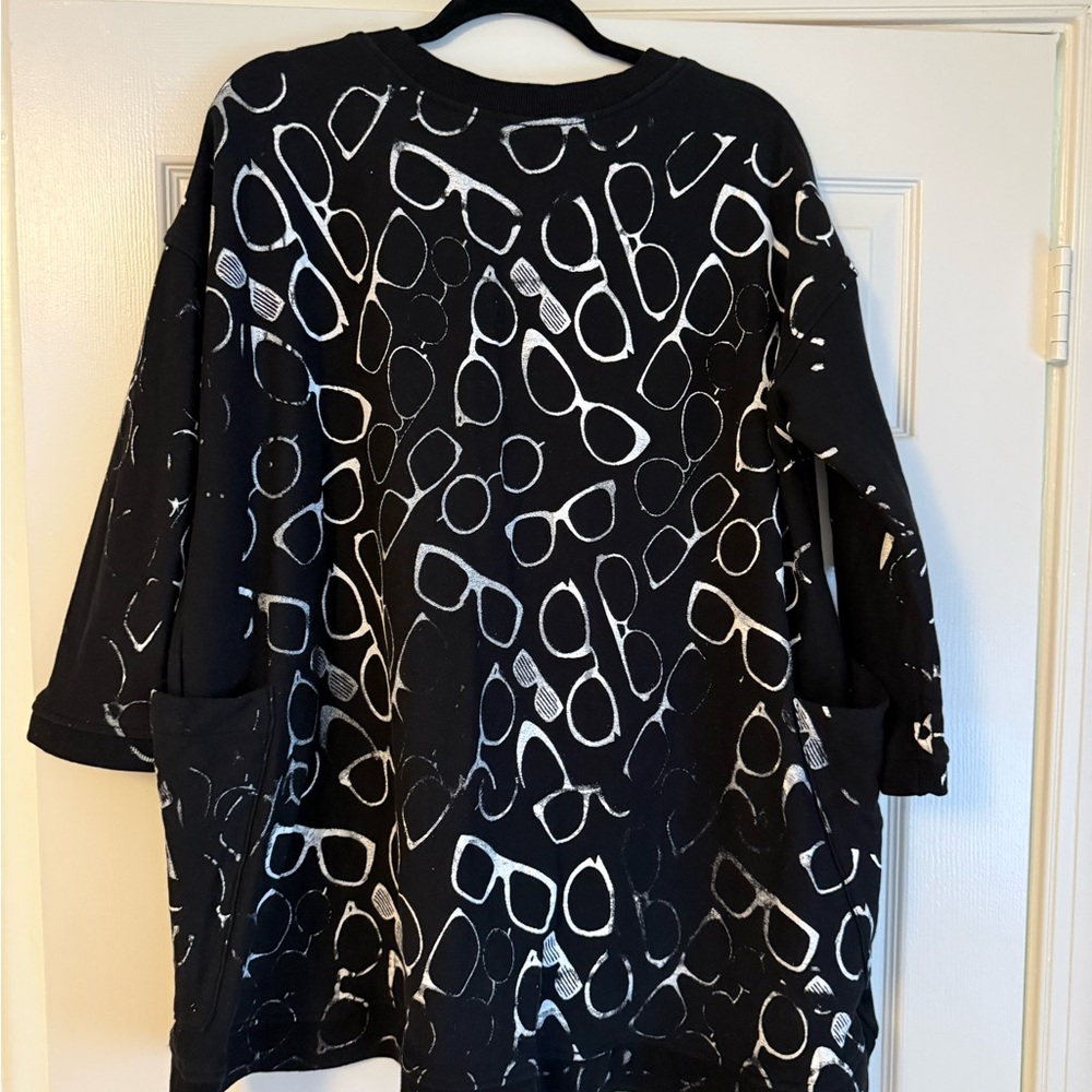 Paper Temples Graphic Sweatshirt - Picture 2 of 4